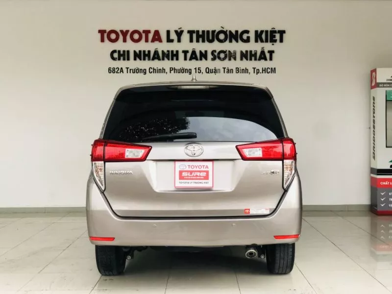 Toyota Innova 2.0E Mt 2019