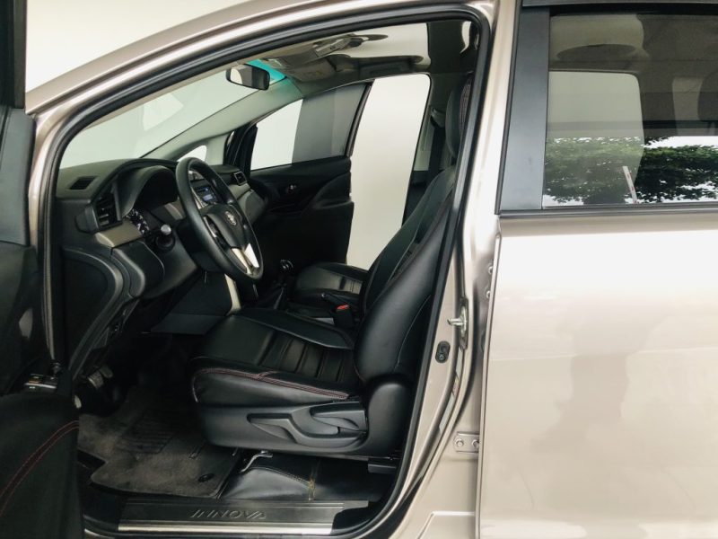 Toyota Innova 2.0E Mt 2019