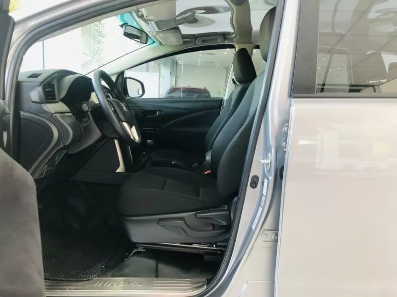 Toyota Innova 2.0E 2019