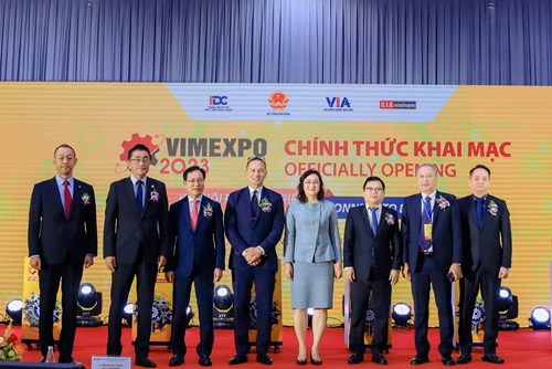 Read more about the article Toyota Việt Nam tham gia Triển lãm Quốc tế về Công nghiệp hỗ trợ  và Chế biến chế tạo Việt Nam – VIMEXPO lần thứ 4