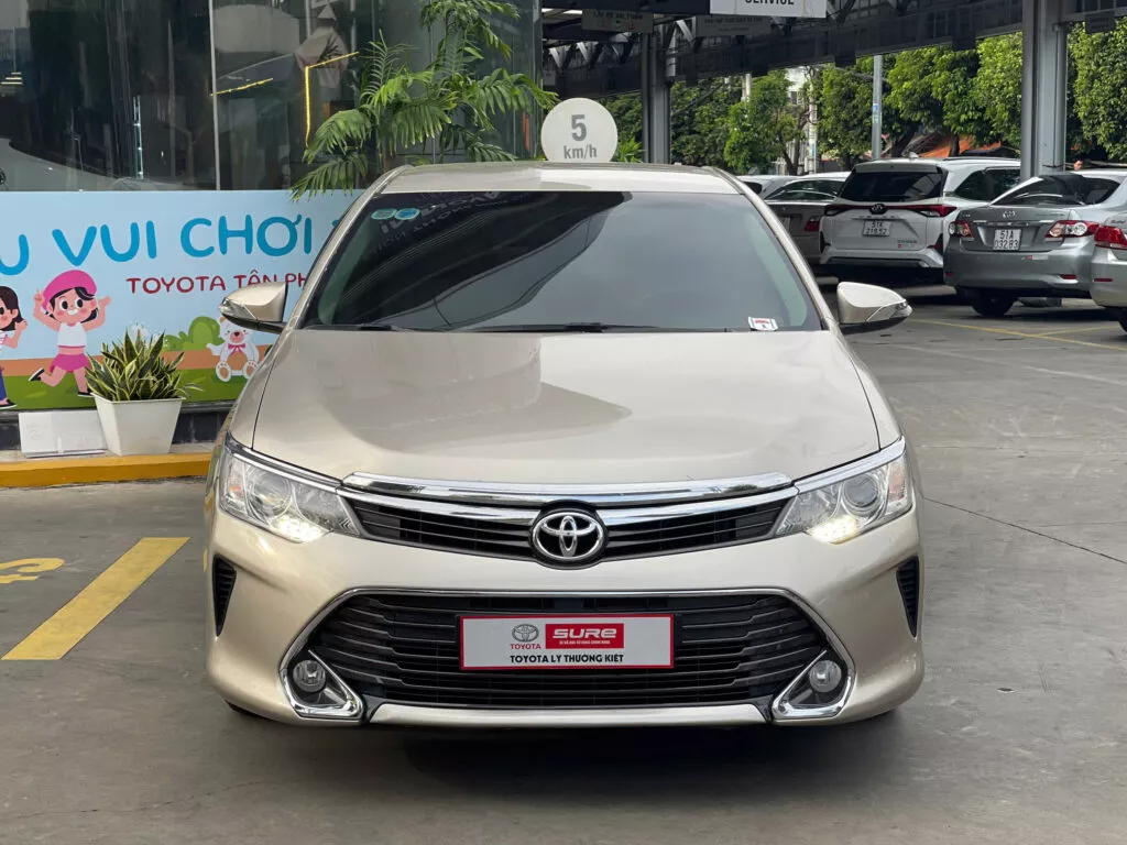 Toyota Camry 2.0E 2016