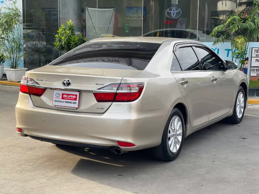 Toyota Camry 2.0E 2016