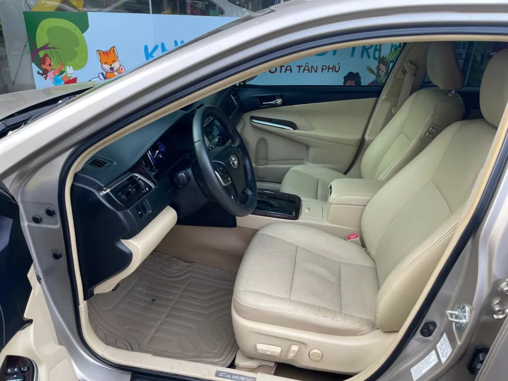 Toyota Camry 2.0E 2016