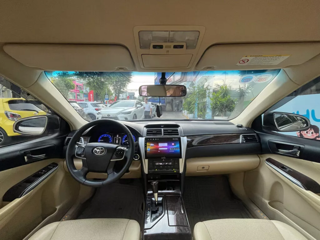 Toyota Camry 2.0E 2016