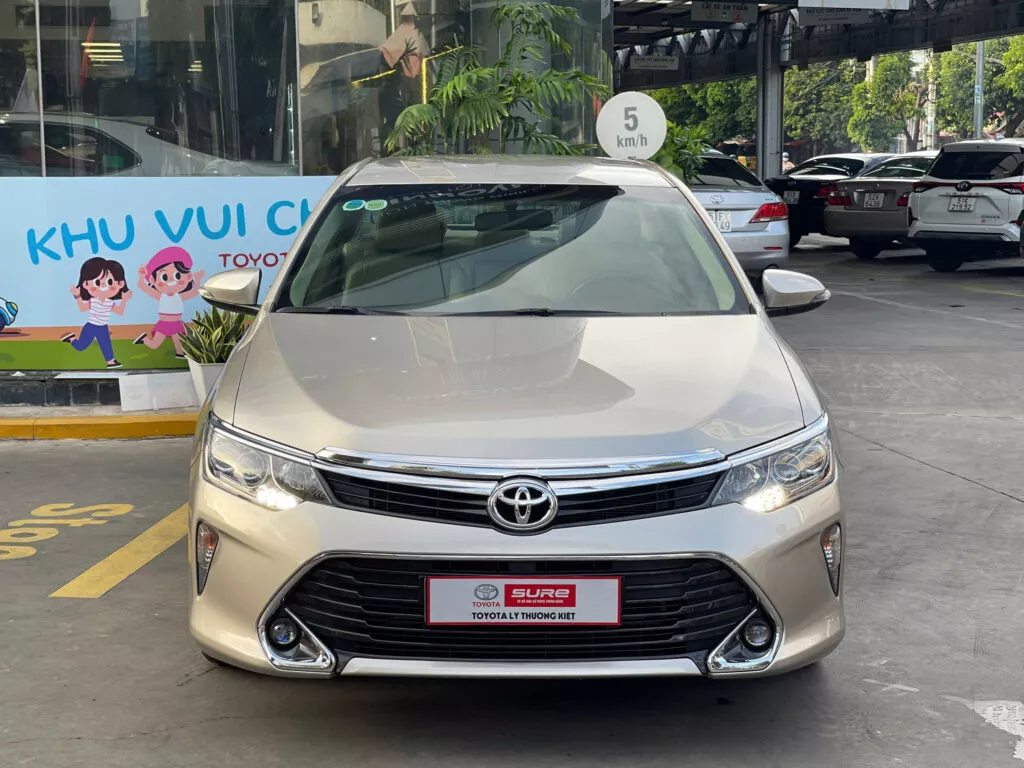 Toyota Camry 2.0E 2018