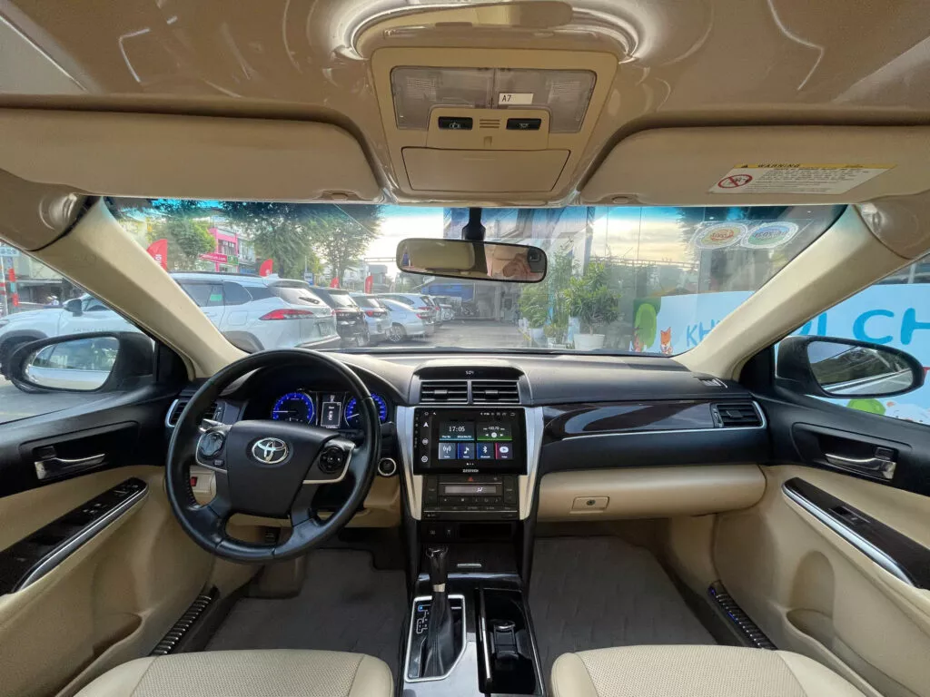 Toyota Camry 2.0E 2018