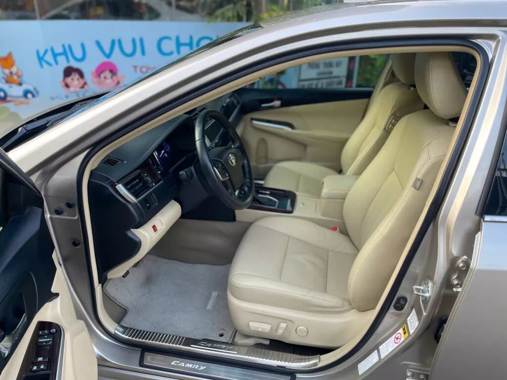 Toyota Camry 2.0E 2018