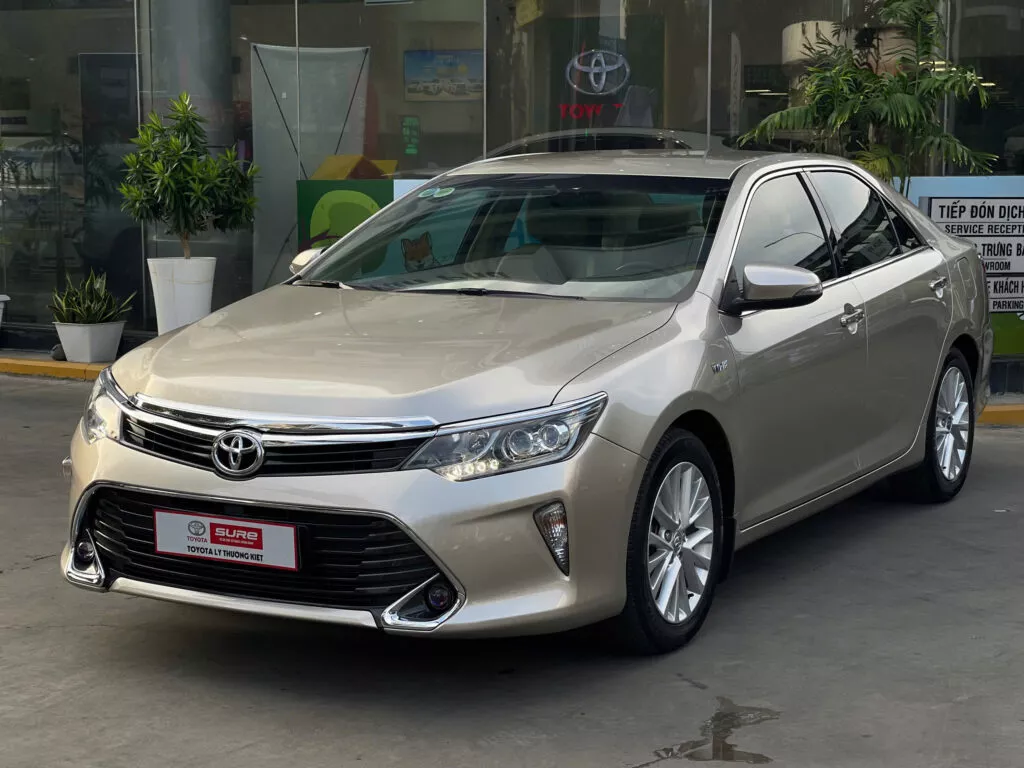 Toyota Camry 2.0E 2018