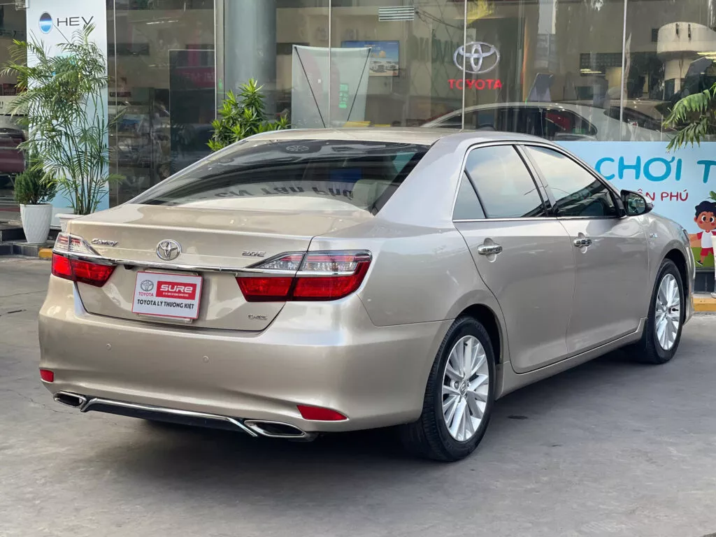 Toyota Camry 2.0E 2018