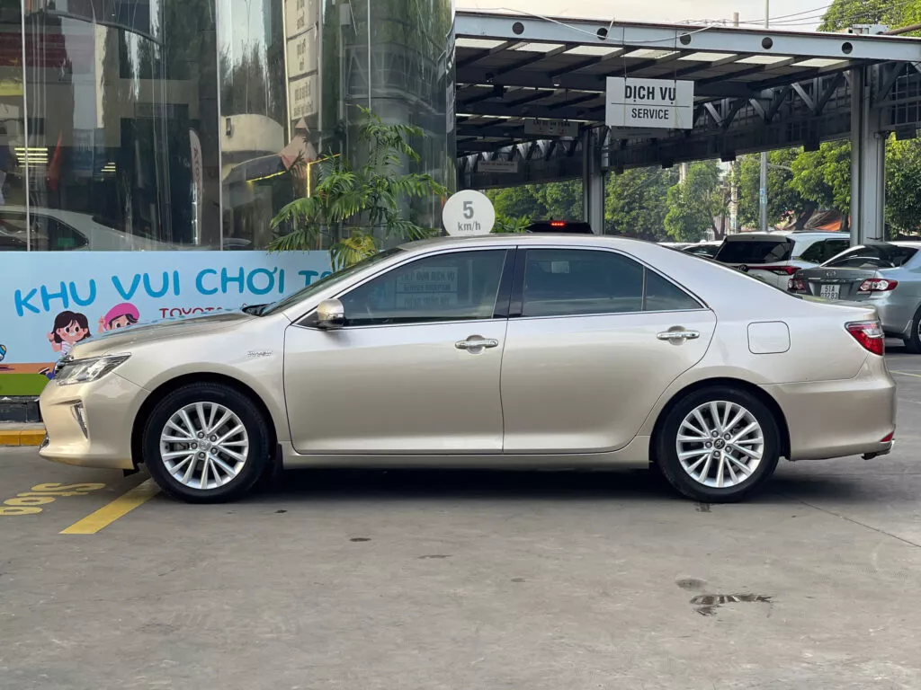 Toyota Camry 2.0E 2018