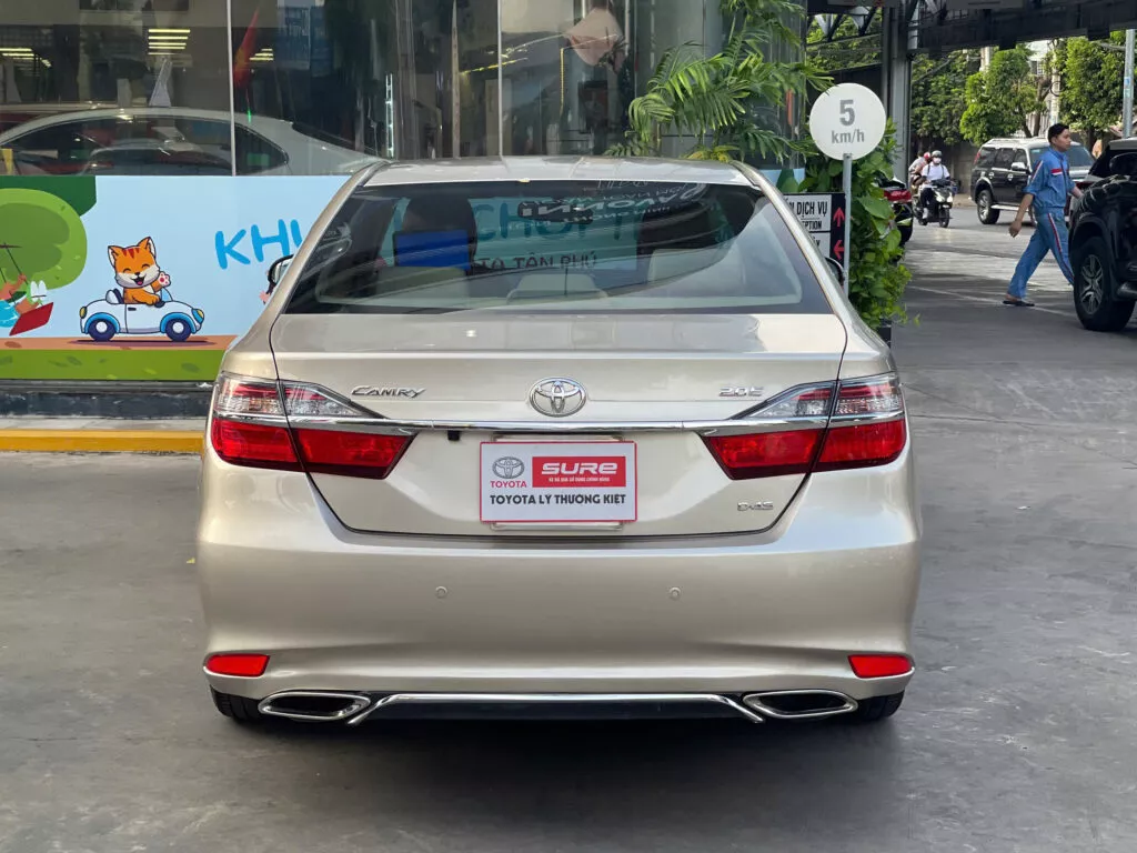 Toyota Camry 2.0E 2018